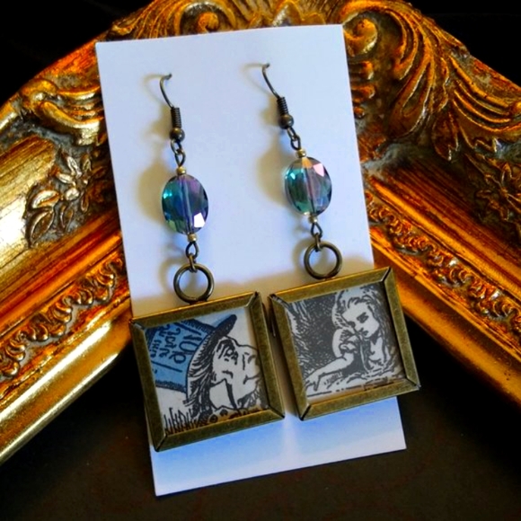 💥THE ALICE - Alice In Wonderland Brass, Crystal, and Glass Hook Earrings - Picture 4 of 9